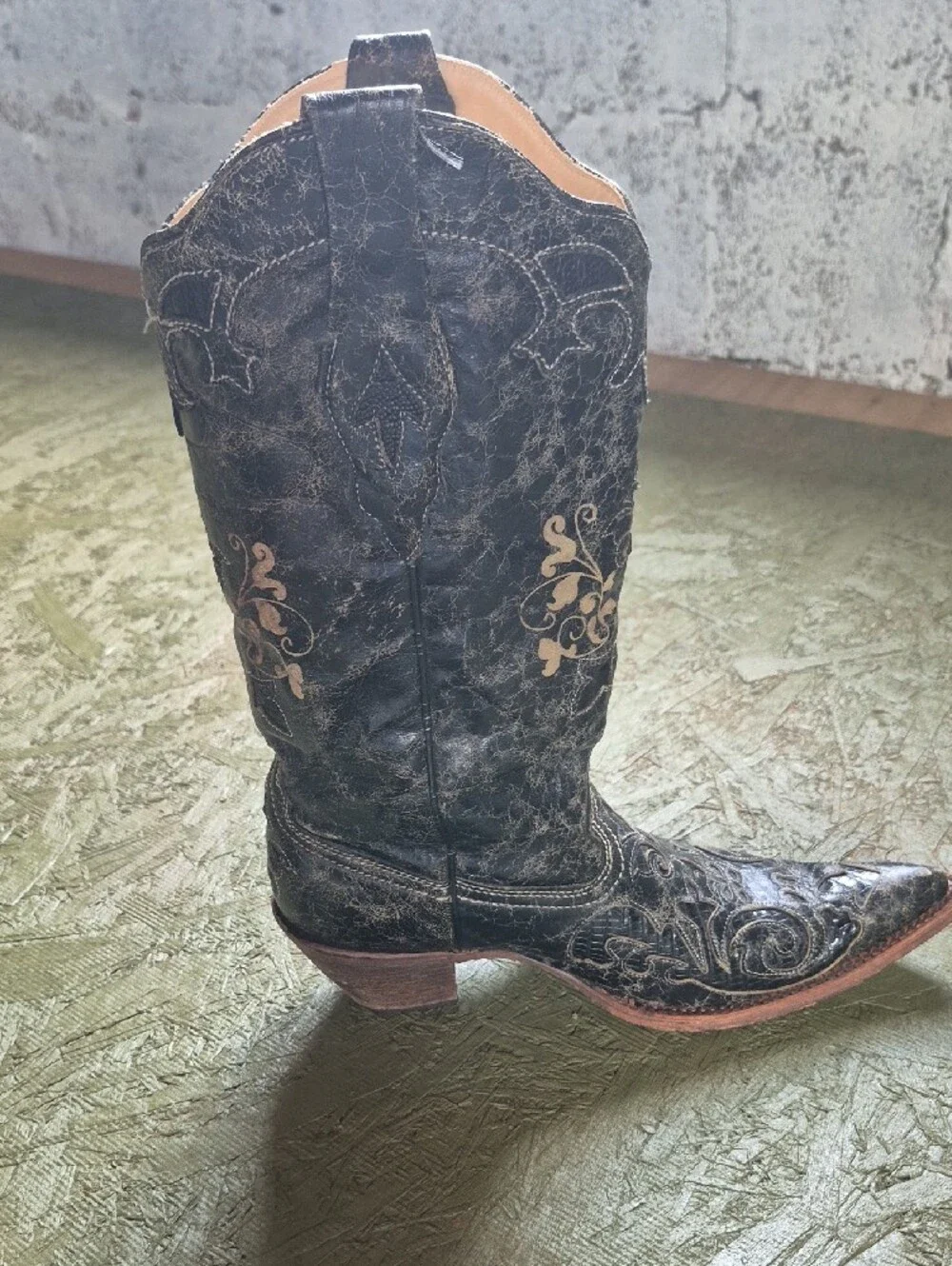 Embroidered Black Western Heeled Boots - Picture 8 of 11